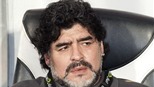 Maradona lĩnh án phạt vì lăng mạ HLV đối thủ